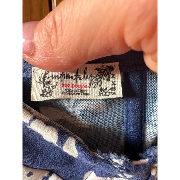 Free people floral navy mesh mid dress size medium - Picture 9 of 10